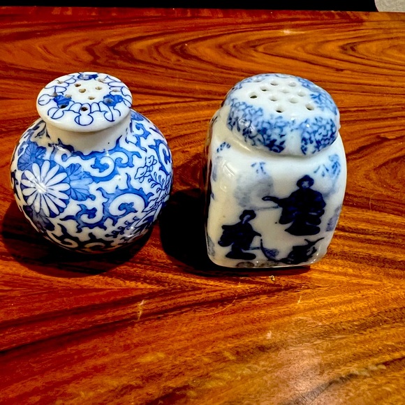 Other - Chinese Ceramic Hand Painted Blue & White Dusting Powder Shakers